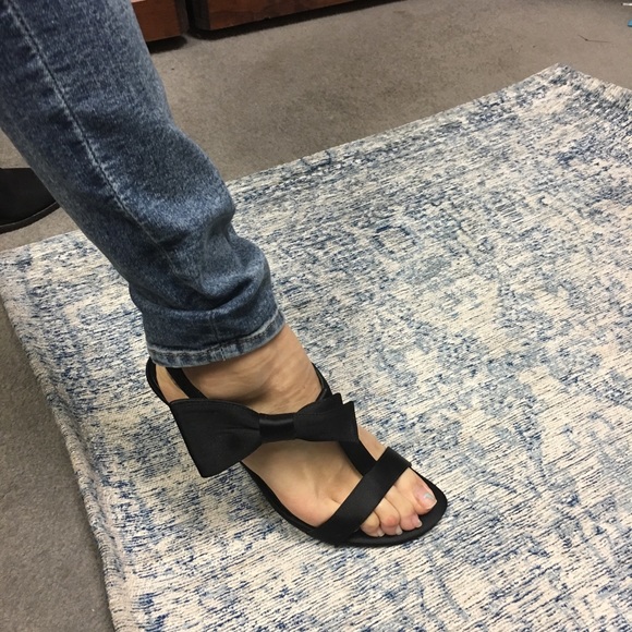 Kate Spade put a bow on it T strap heels - Picture 6 of 8